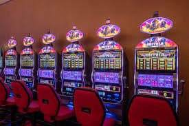 Bingo Card ဝယ်ကာ ဂဏန်းဆွဲ ကစားနေသည် Myanmar Online n52 com